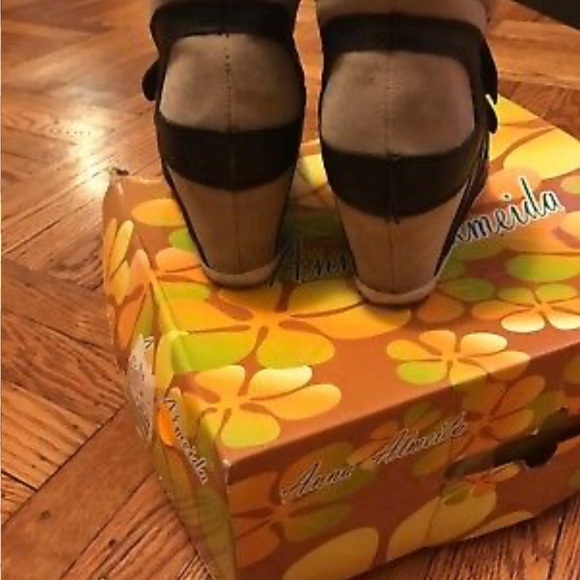 Anna Almeida Women's Sneakers - size 6 - Picture 2 of 2